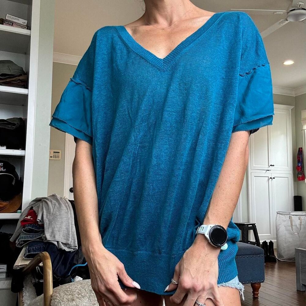 Club-monaco Women's Blue sweater